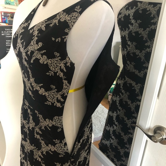 Ann Taylor size 4 silk dress, lined.  Beautiful - Picture 6 of 8